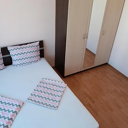 Apartment Lazur *