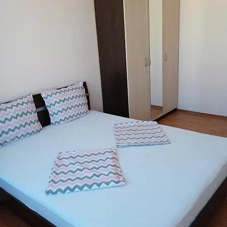 Apartment Lazur *